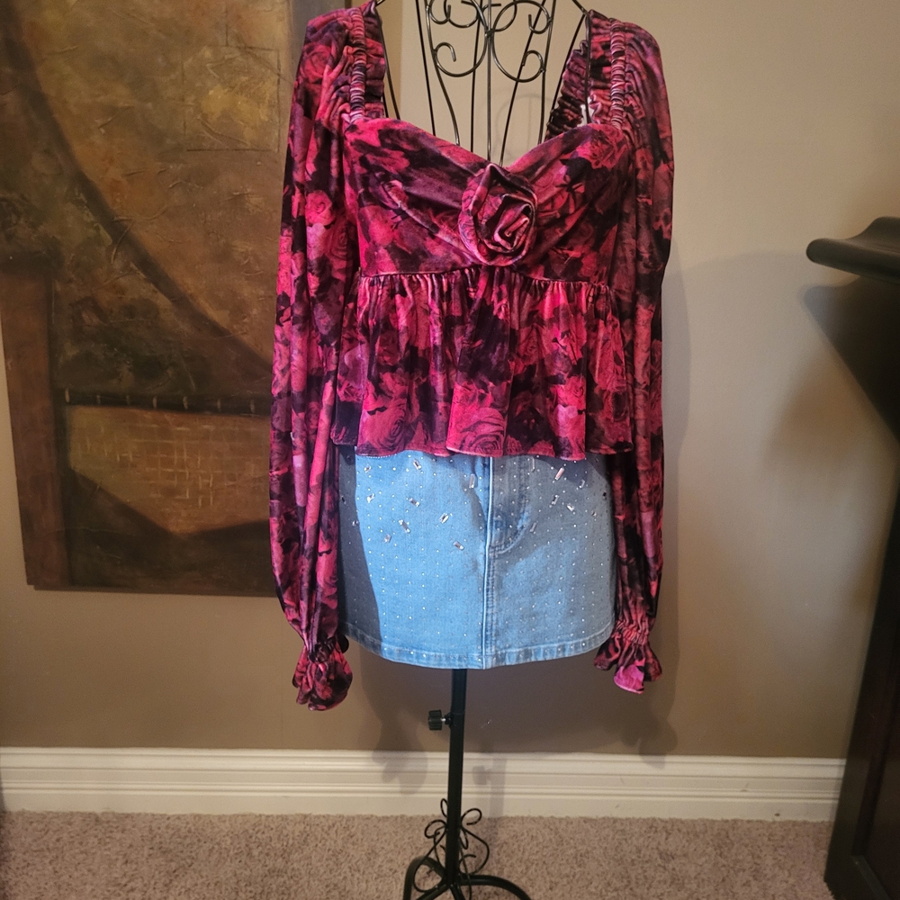 Chelsea &Violet Red Floral Velvet Long-Sleeve Peplum Top